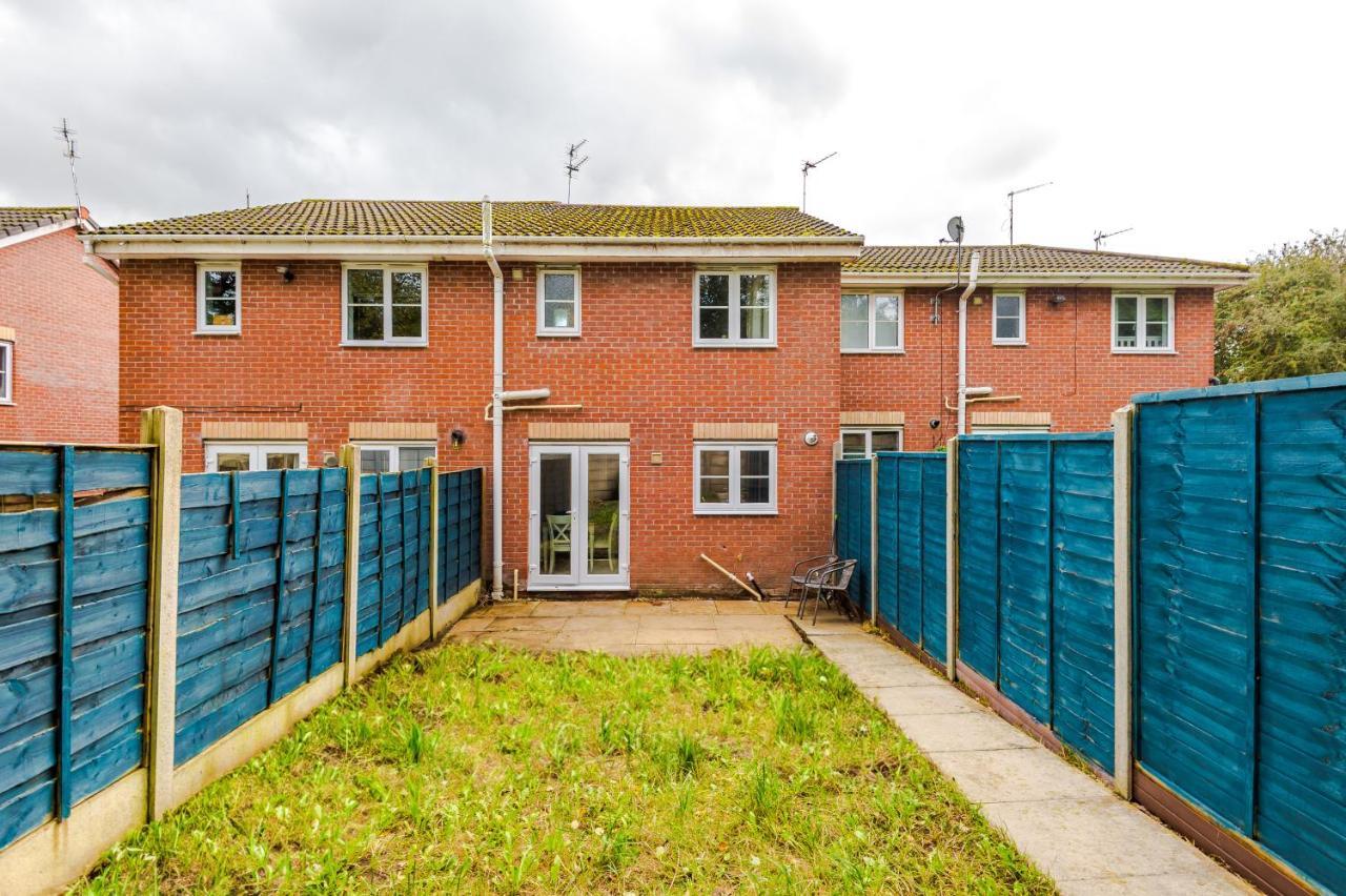 Manchester Comfortable 3 Bedroom House, Free Parking, Wifi & Disneyplus Worsley Exterior foto